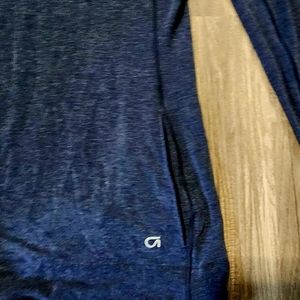 Gap athletic hooded shirt Women small
